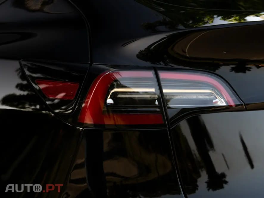 Tesla Model Y RWD — fotografia 57