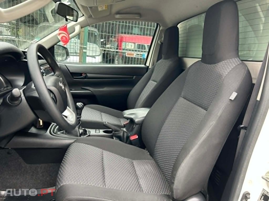 Toyota Hilux 2.4D-4D 150cv 4x2