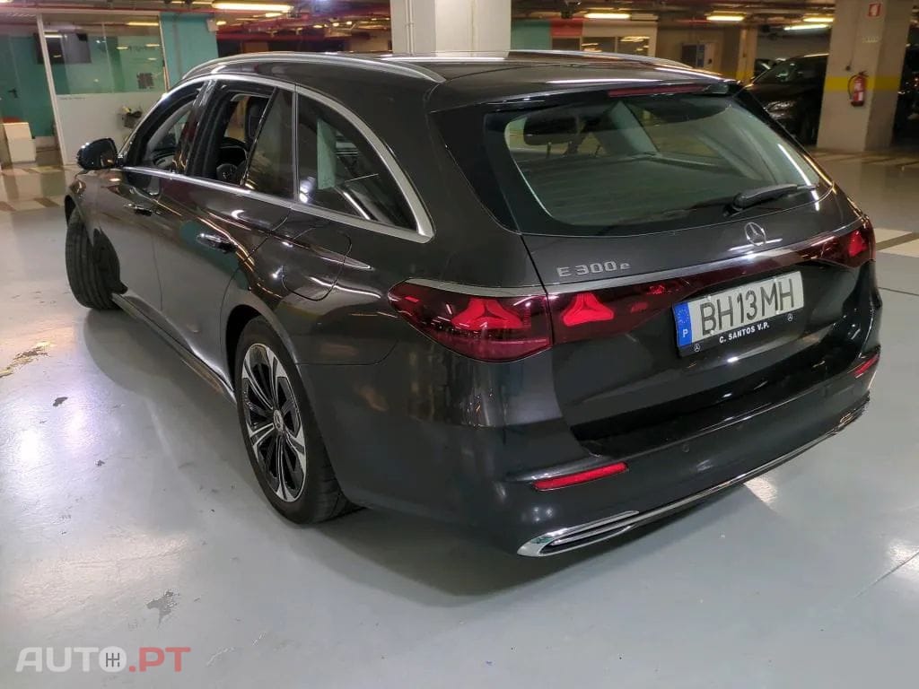 Mercedes-Benz E 300 Standard