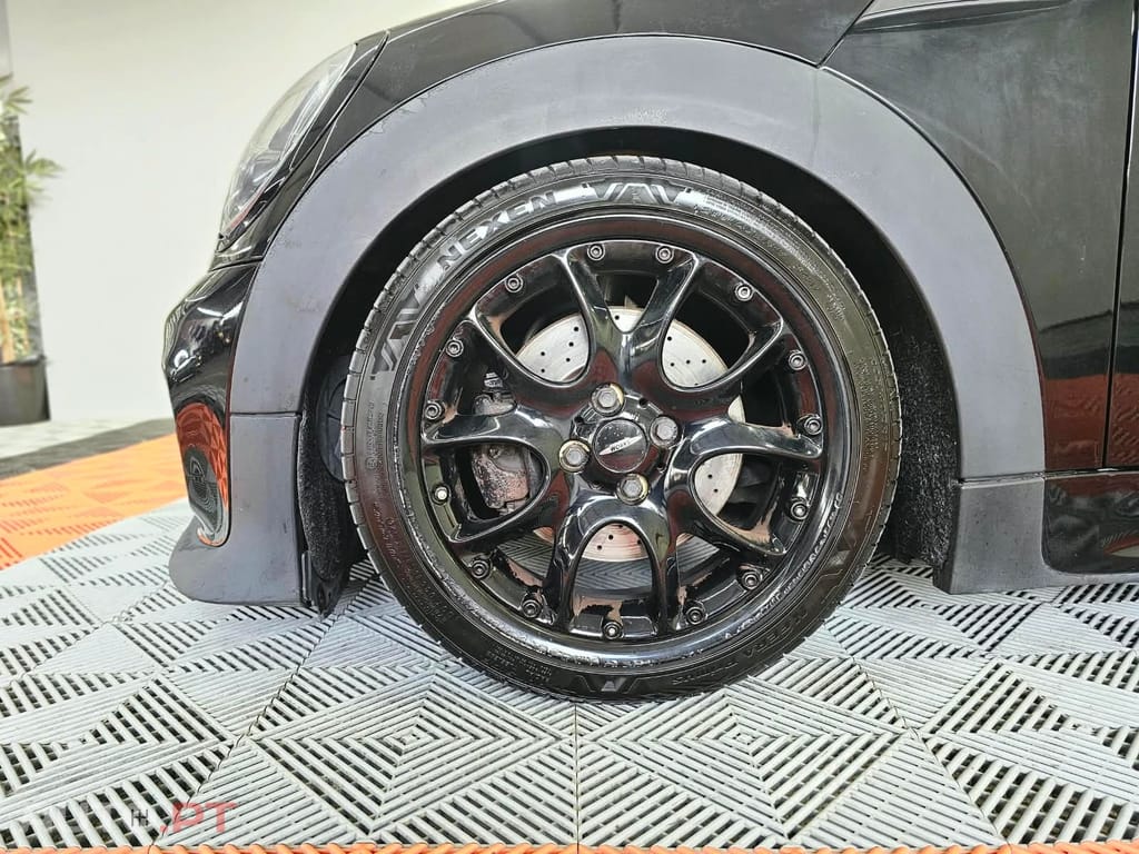 MINI Cooper S John Cooper Works