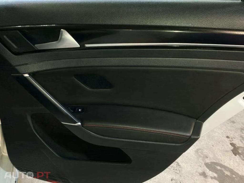 Volkswagen Golf 2.0 TSI GTI DSG Performance