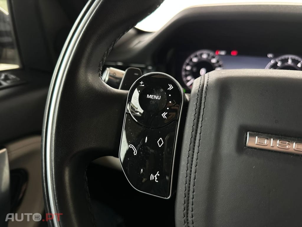 Land Rover Discovery Sport P300e R-Dynamic