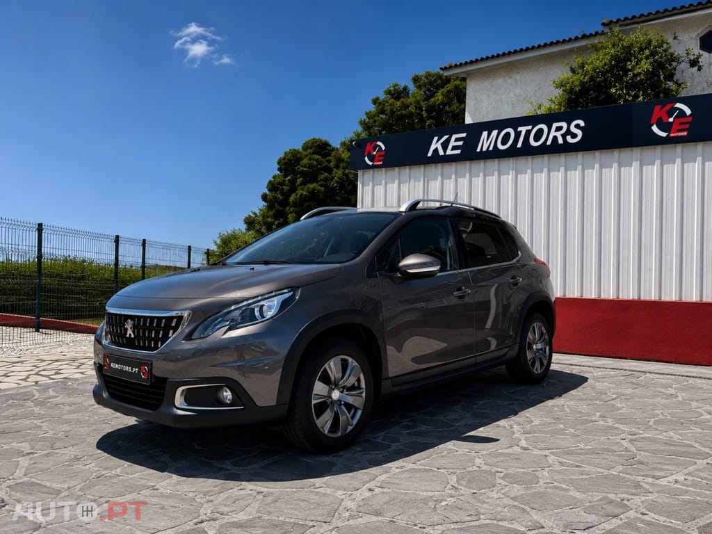 Peugeot 2008 1.2 PureTech Style — fotografia 2