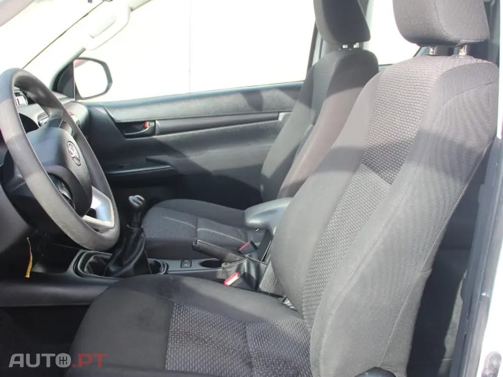 Toyota Hilux 2.4 D-4D 4WD CE CH