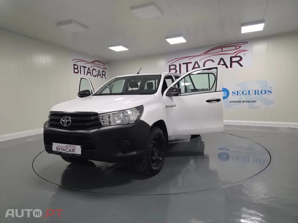 Toyota Hilux 2.4 D-4D 4WD CD CH