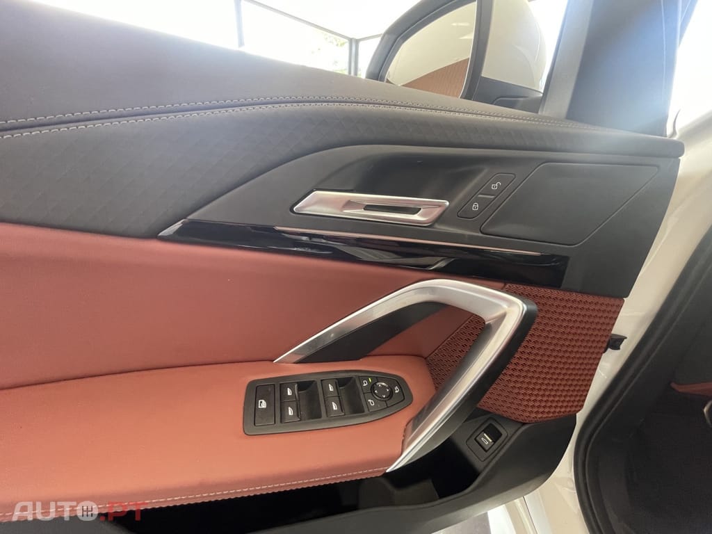 BMW iX2 eDrive20 Edição Desportiva M