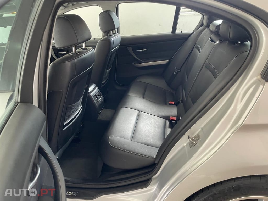BMW 320 d EfficientDynamics Navigation