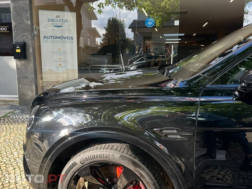 Bentley Bentayga V8