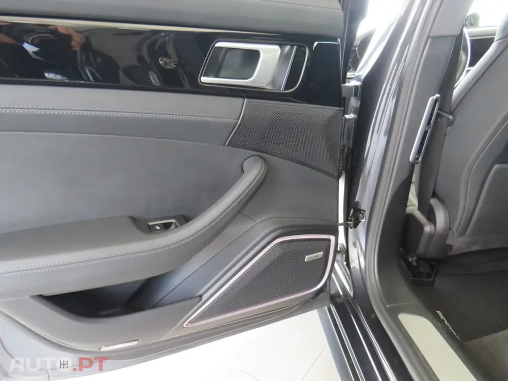 Porsche Panamera 4 E-Hybrid