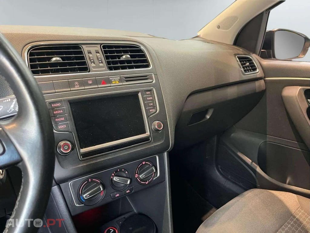 Volkswagen Polo 1.2 Tsi R-LINE