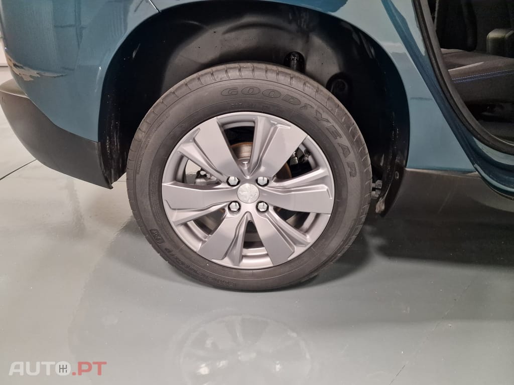 Peugeot 2008 1.2 PURETECH STYLE