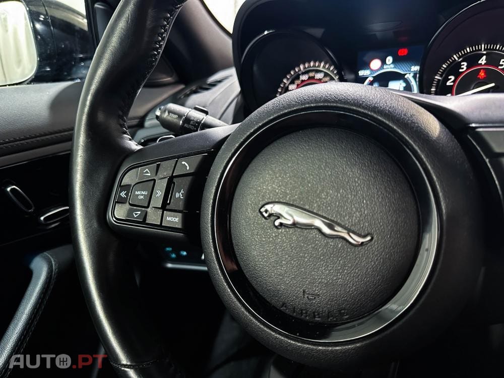 Jaguar F-Type P300 Aut. R-Dynamic Black