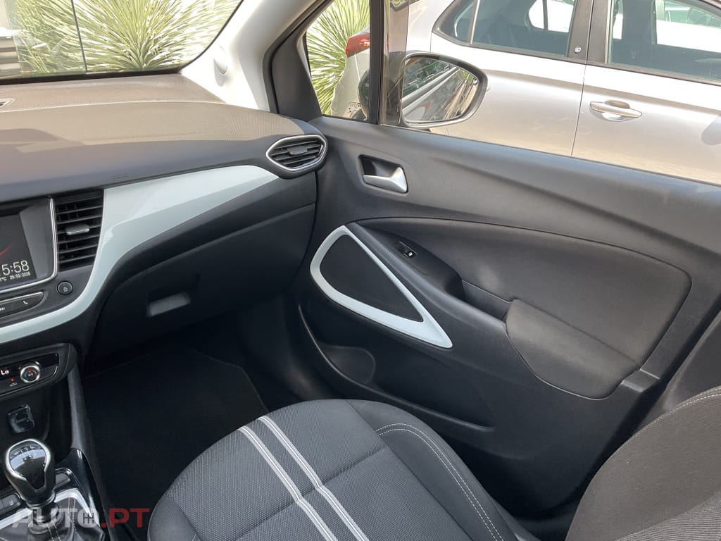 Opel Crossland 1.2 T Design & Tech