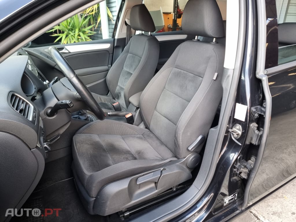 Volkswagen Golf 1.6 TDi Confortline