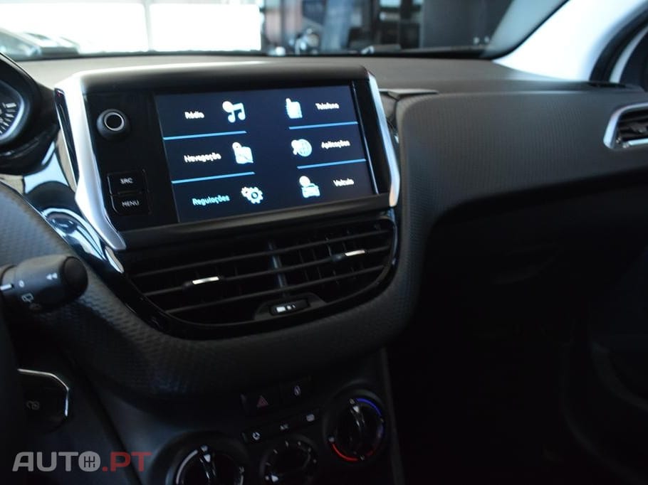 Peugeot 208 1.2 PureTech Signature