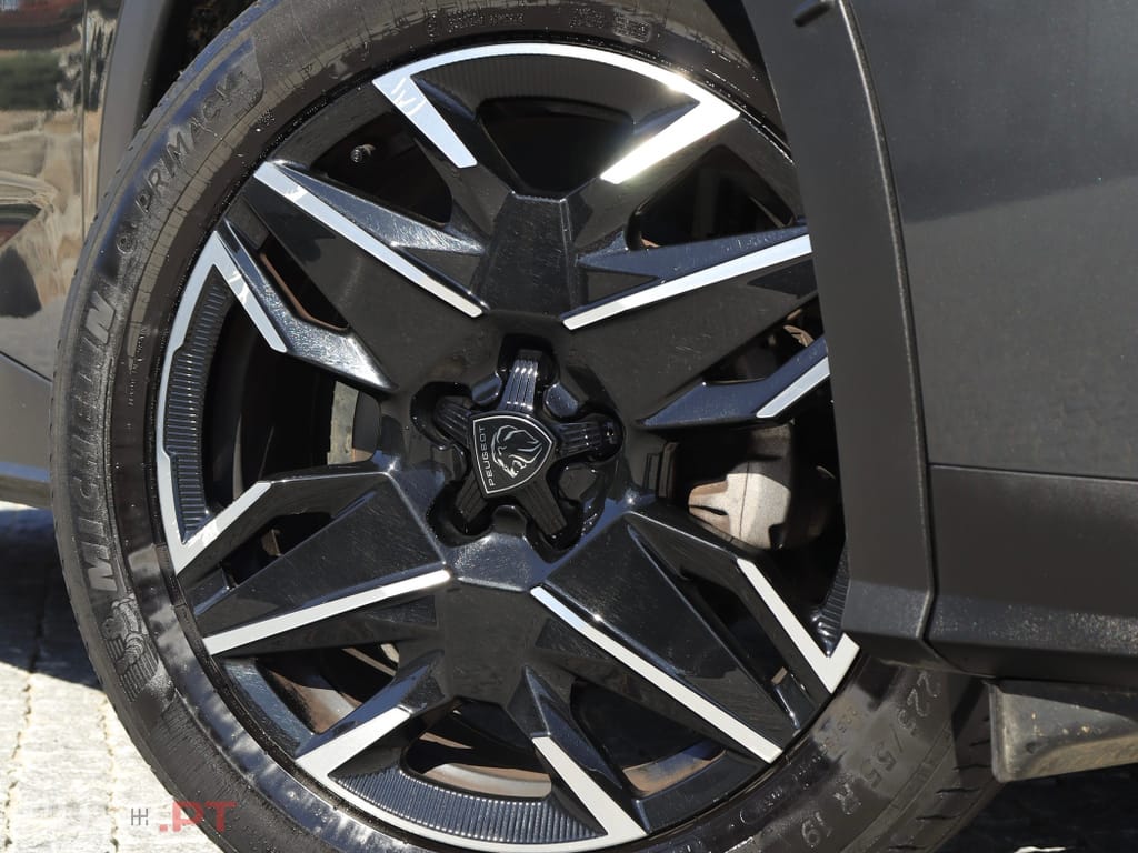 Peugeot 3008 1.2 Hybrid Allure e-DCS6