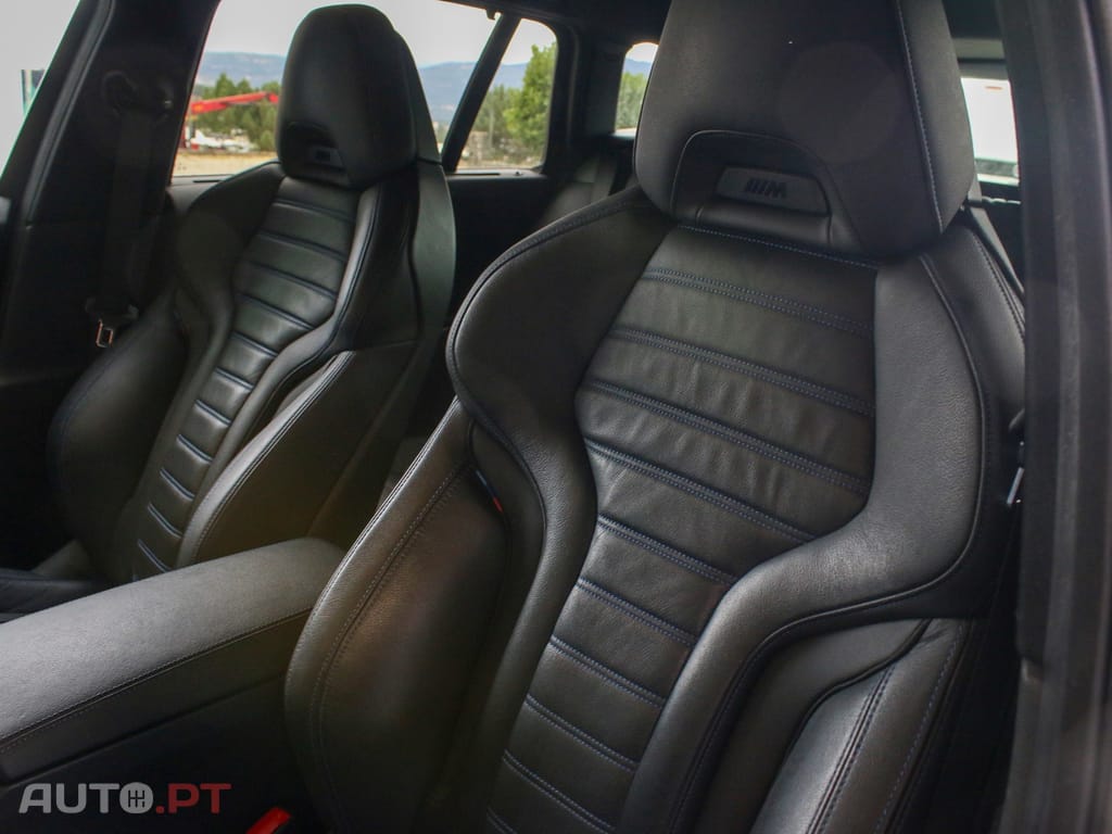 BMW 330 e Touring Pack Desportivo M Auto