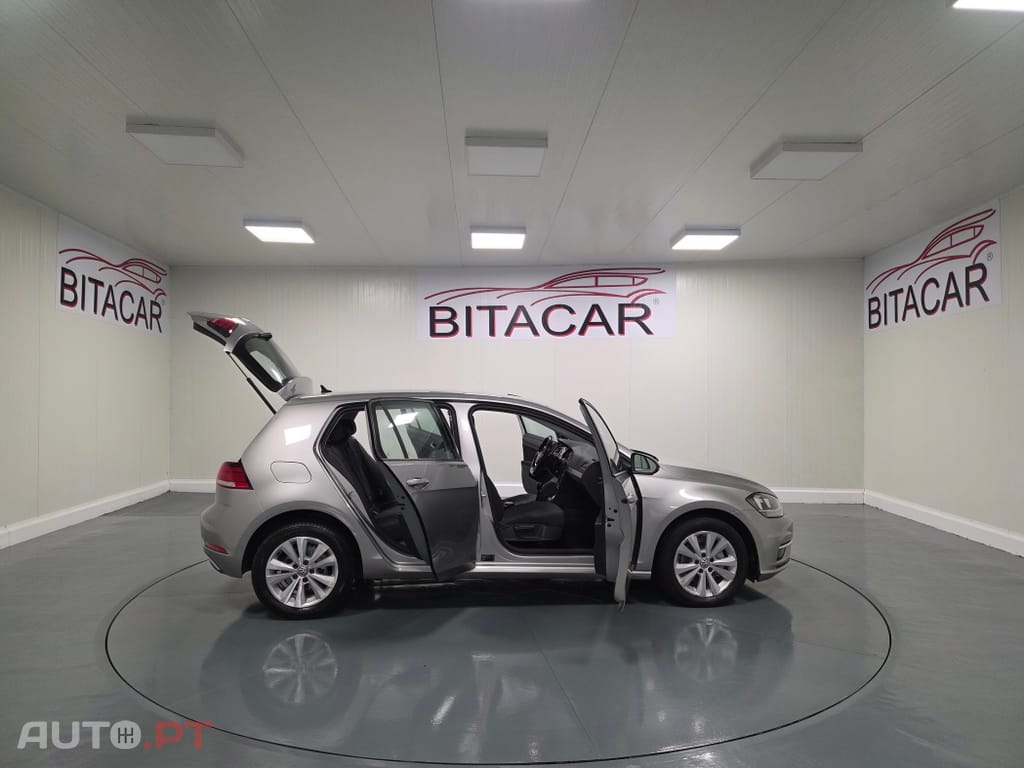 Volkswagen Golf 1.6 TDI Confortline