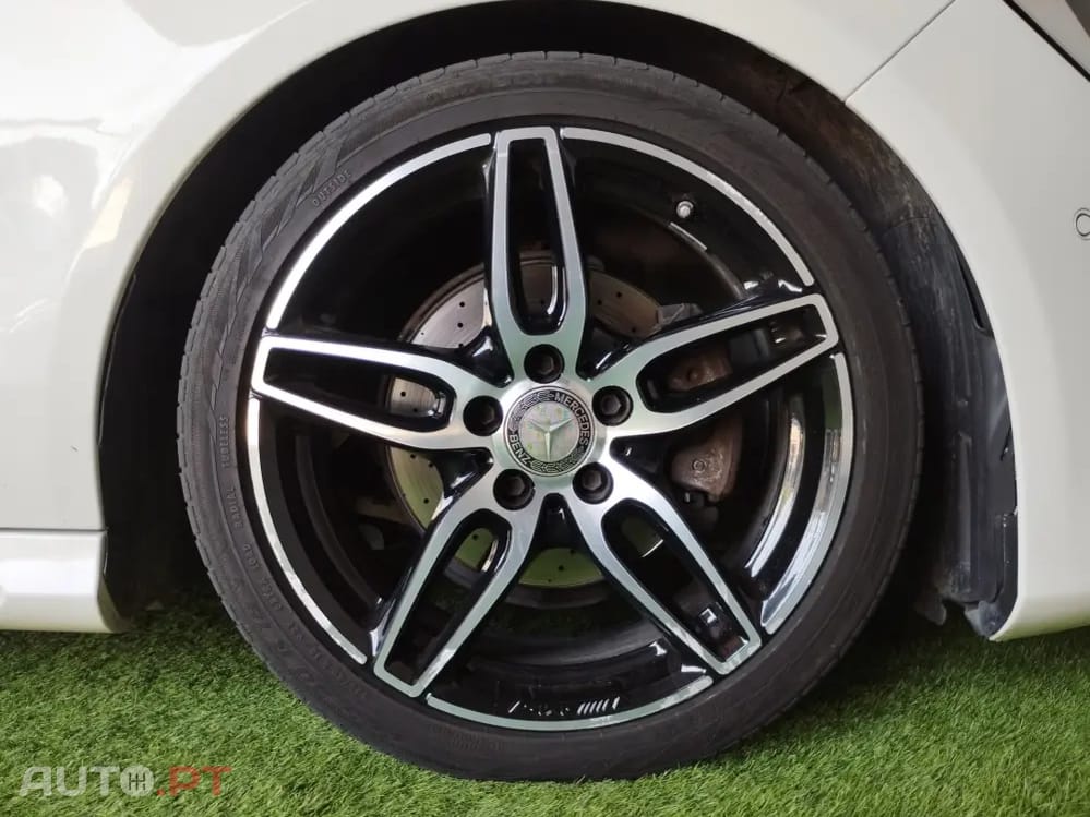 Mercedes-Benz CLA 200 Shooting Brake AMG Line