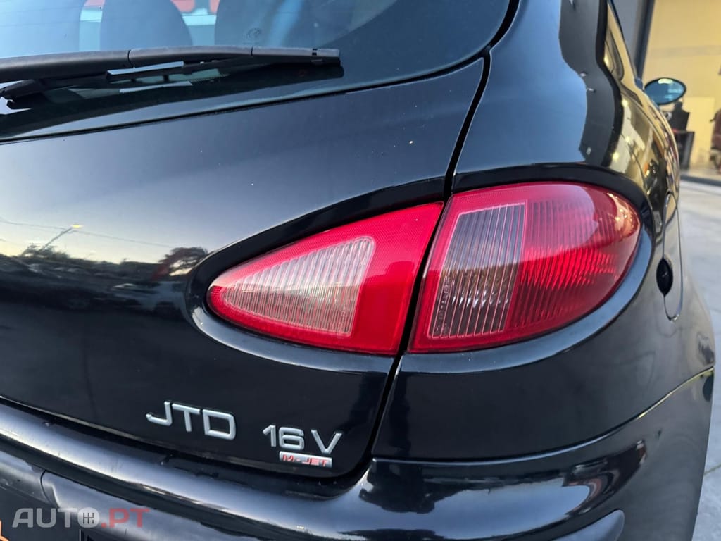 Alfa Romeo 147 1.9 JTD 16V Distinctive