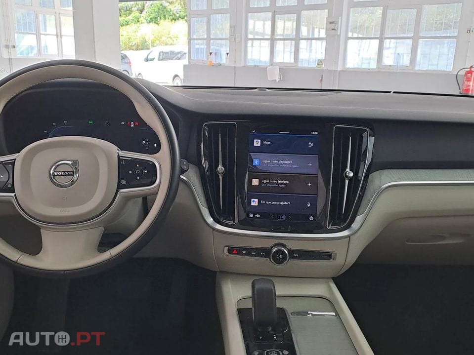 Volvo V60 2.0 B4 Core Auto