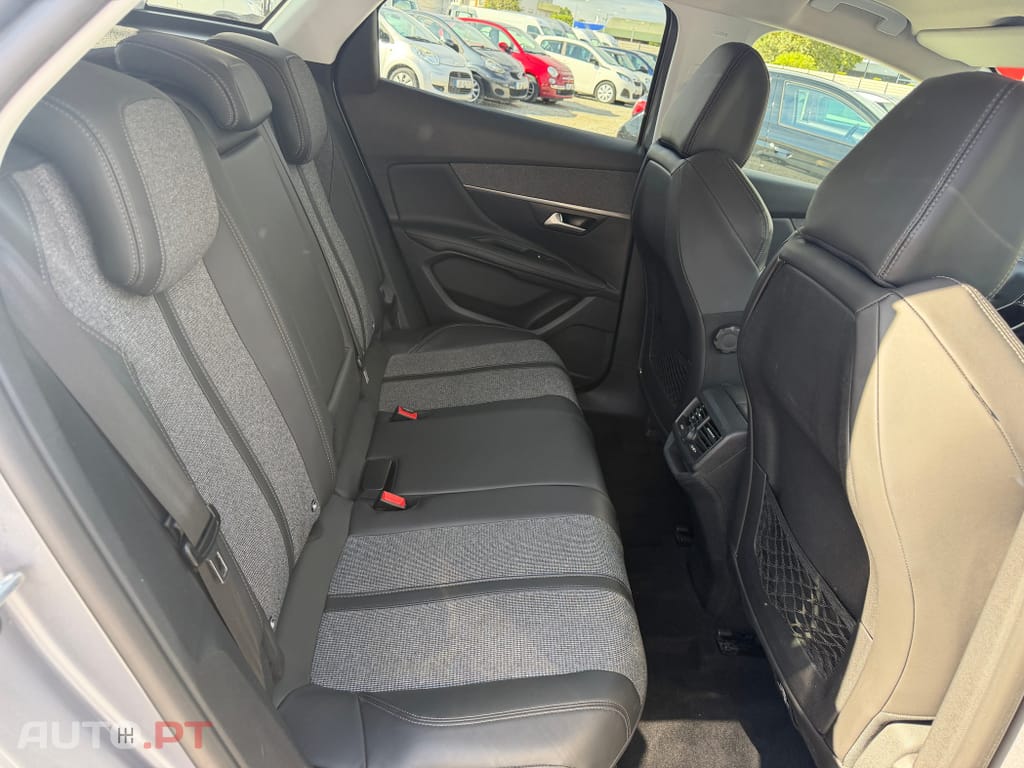 Peugeot 3008 1.6 BlueHDi Allure EAT6