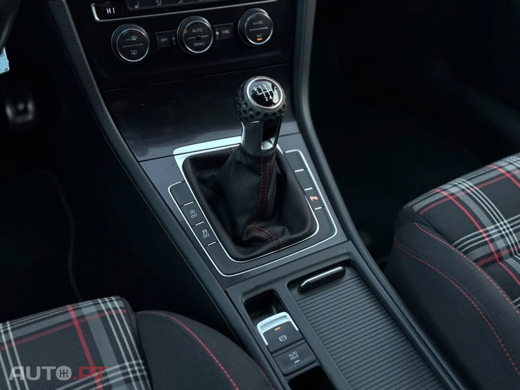 Volkswagen Golf 2.0 TSI GTI