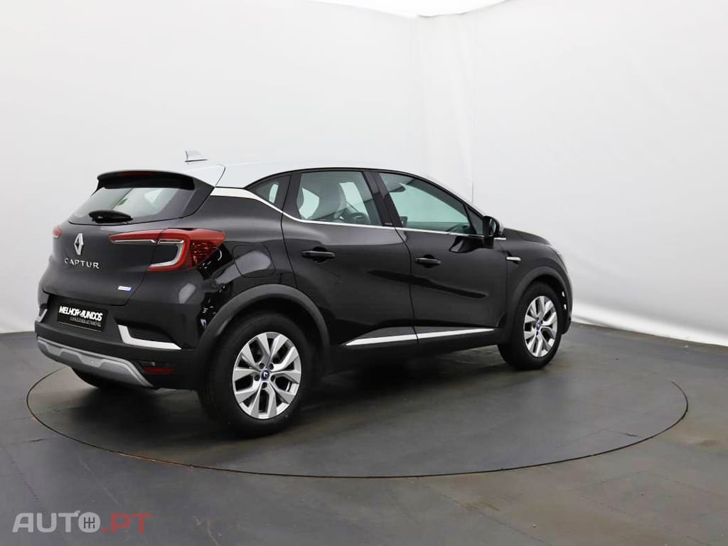 Renault Captur E-Tech Initiale Paris