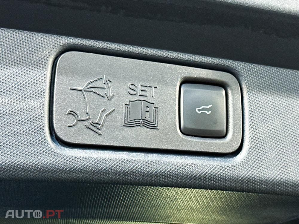 Ford Mustang Mach-E AWD PREMIUM