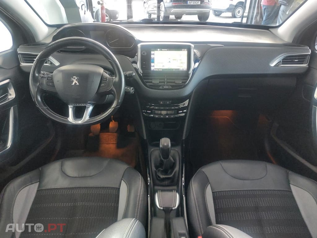 Peugeot 2008 1.2 PureTech Allure