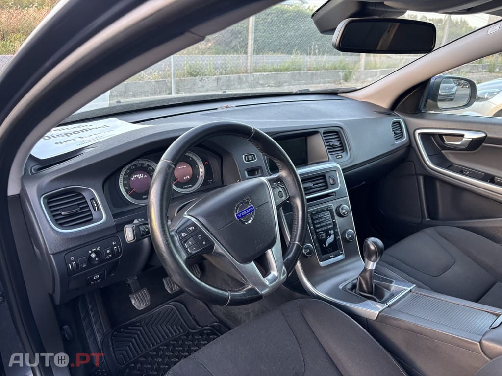 Volvo V60 D2 Momentum