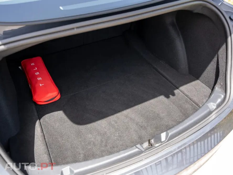 Tesla Model 3 Standard Range Plus RWD