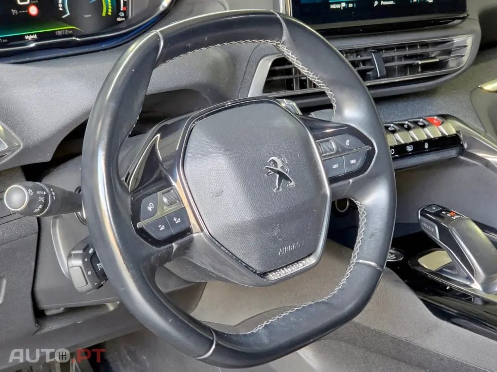 Peugeot 3008 1.6 Hybrid Allure e-EAT8