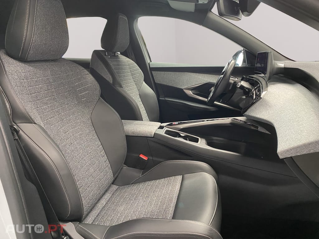 Peugeot 3008 1.2 Hybrid Allure e-DCS6