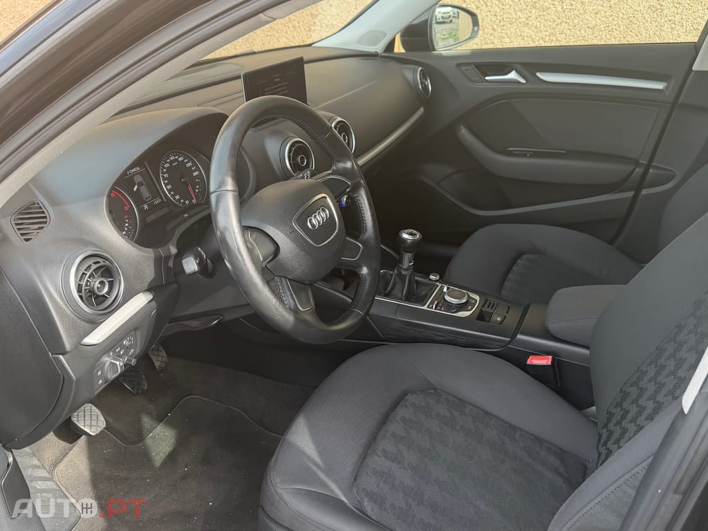 Audi A3 Sportback 2.0 TDI Attraction