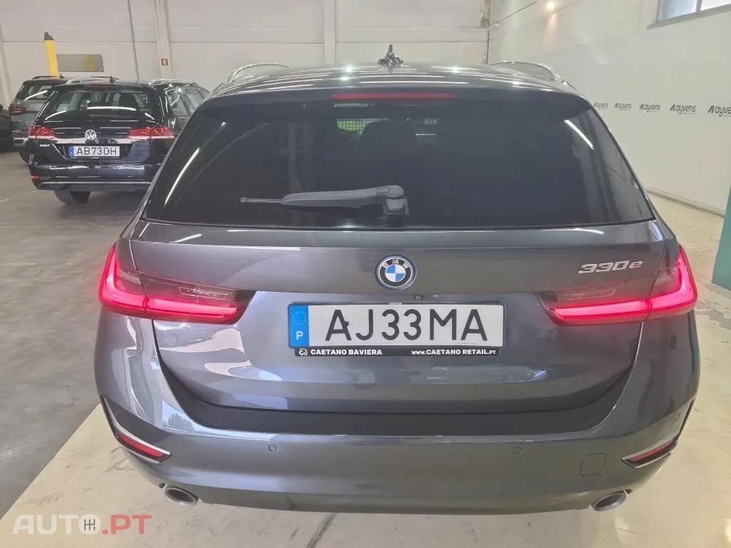 BMW 330 e Touring Line Luxury Auto