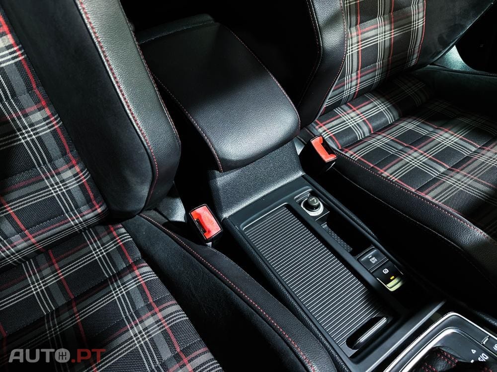 Volkswagen Golf GTi DSG
