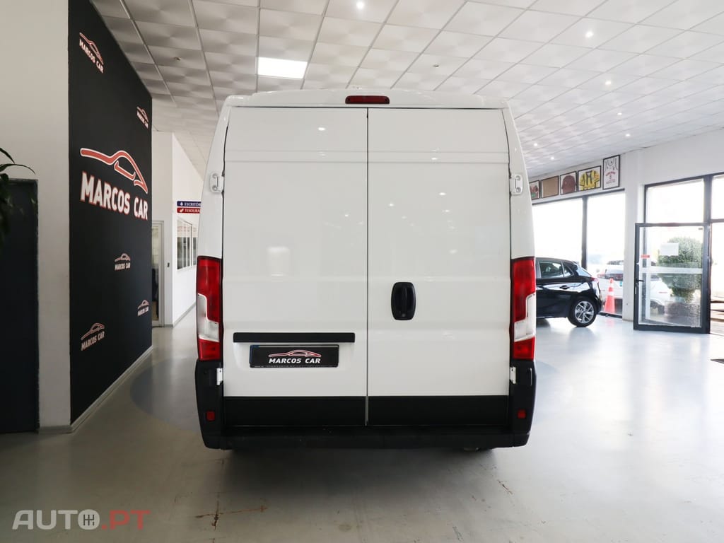 Peugeot Boxer 2.0 BlueHDi 330 L2H2 Premium
