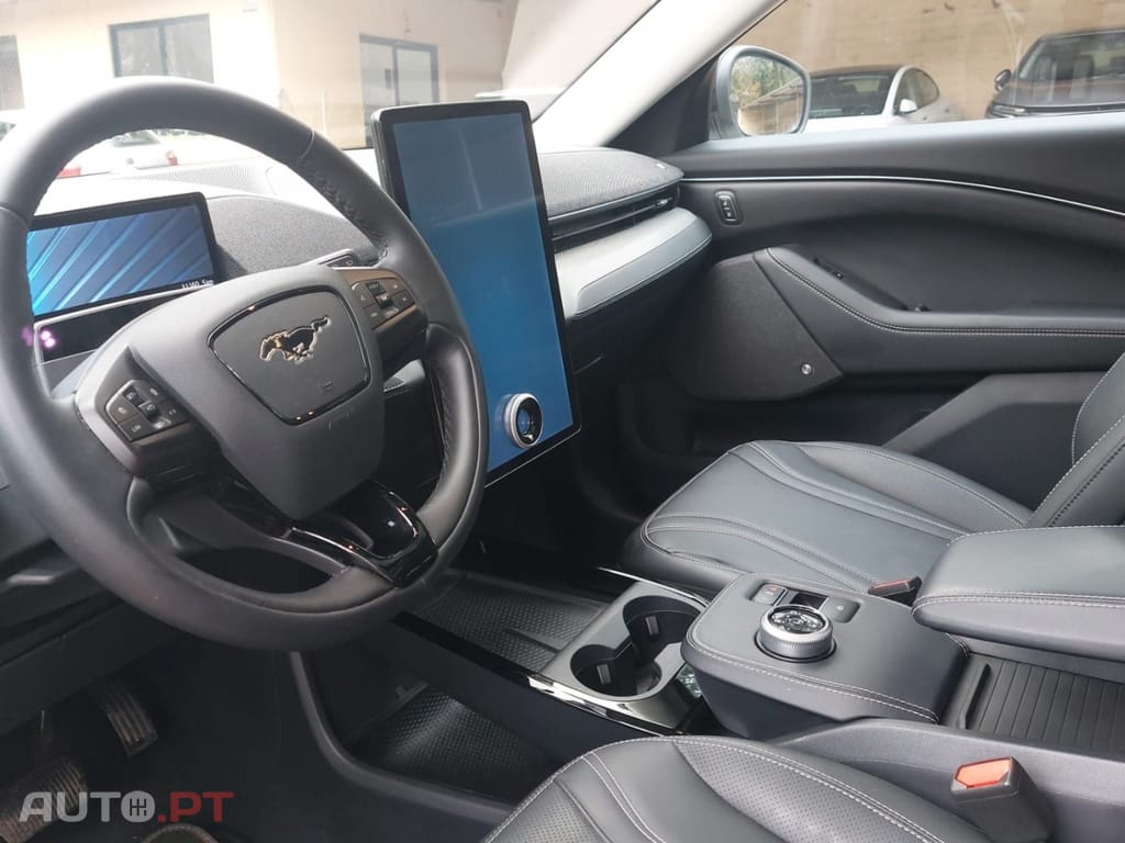 Ford Mustang Mach-E Standard