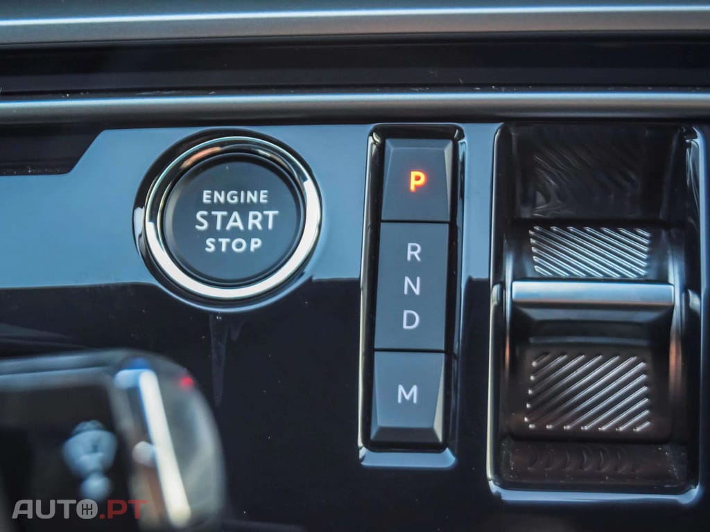 Peugeot 3008 1.2 Hybrid Allure e-DCS6