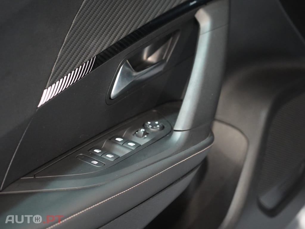 Peugeot 2008 1.2 PureTech Allure