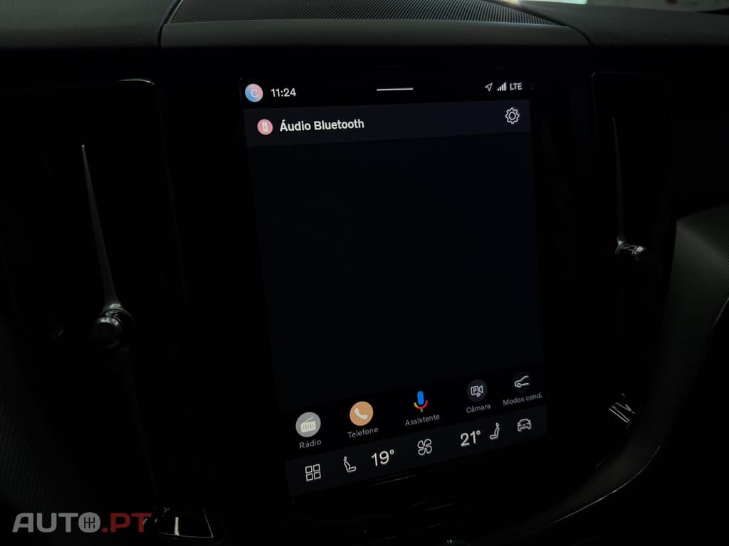 Volvo XC 60 2.0 T6 PHEV Black Edition AWD — fotografia 43