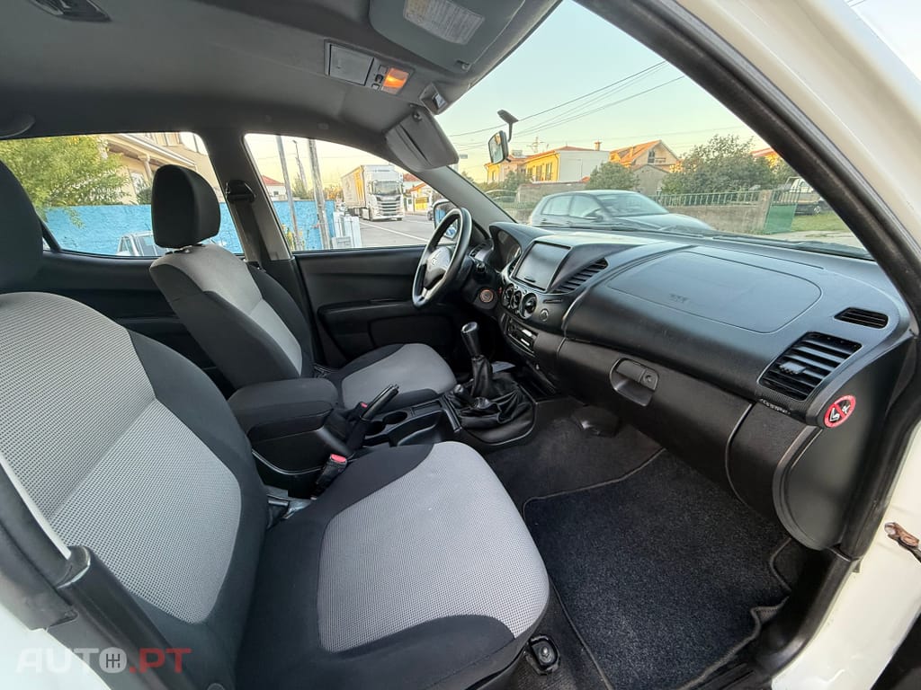 Mitsubishi L200 2.5 DI-D CD Intense 4WD