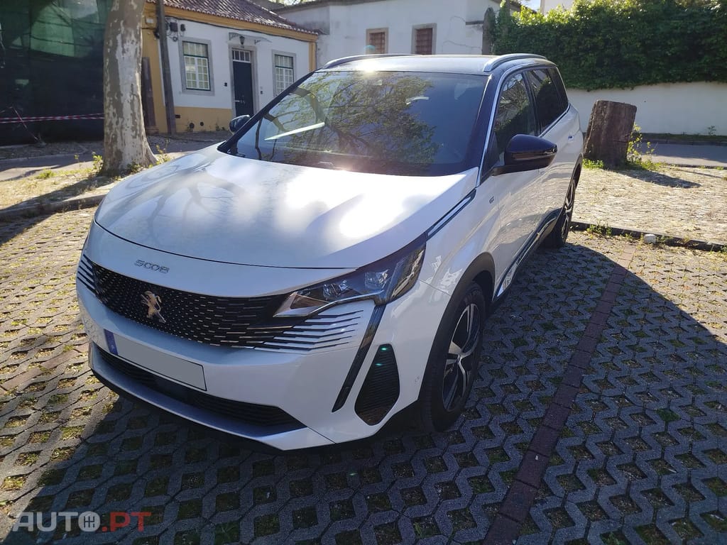 Peugeot 5008 GT HYBRID 136 CV