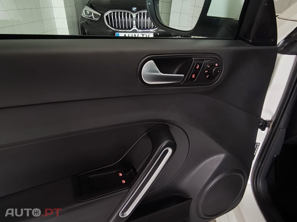 Volkswagen New Beetle 1.6 TDi Design