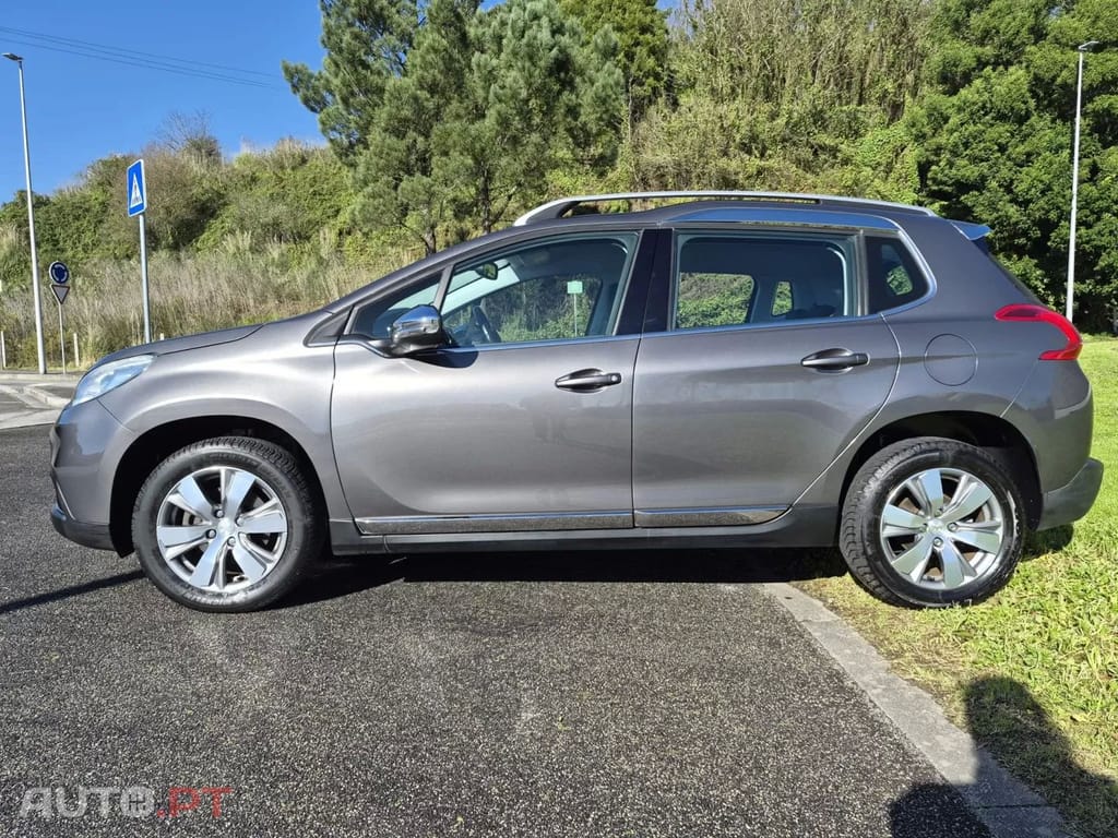 Peugeot 2008 1.2 PureTech Allure EAT6