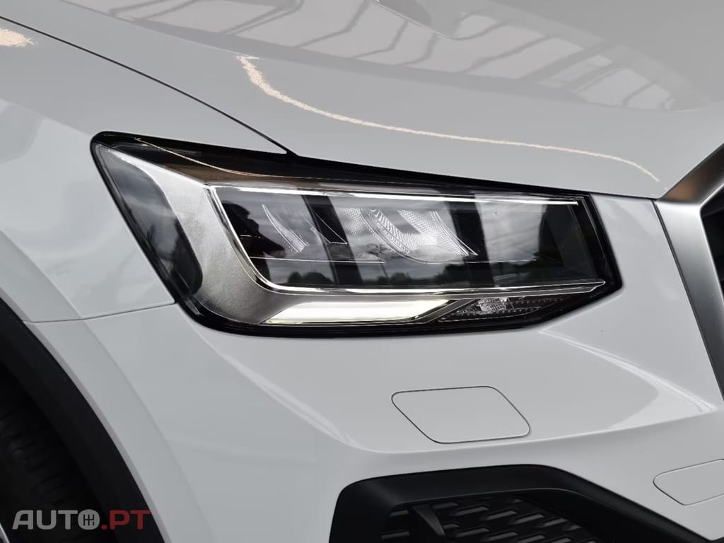 Audi Q2 30TDI S-tronic SLine I.V.A DEDUTÍVEL 