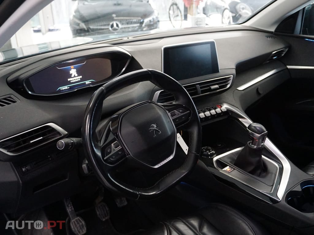 Peugeot 5008 1.2 PureTech Allure Grip Control