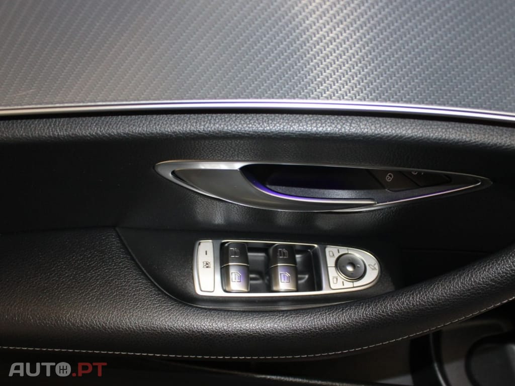 Mercedes-Benz E 300 DE AVANTGARDE I.V.A DEDUTÍVEL