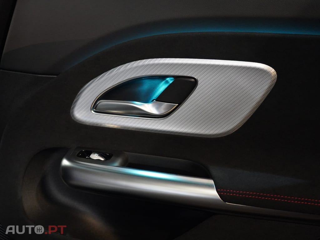Mercedes-Benz CLA 250 com tecnologia EQ